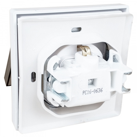 Bylectrica Роз. 1-местн. СУ с земл. со шторк. IP44 серия CARRE (КАРЕ), белый (РС16-0636)